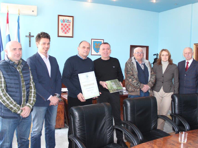&nbsp